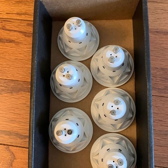 Set of six LED bulbs six watt. See all photos - Picture 2 of 7